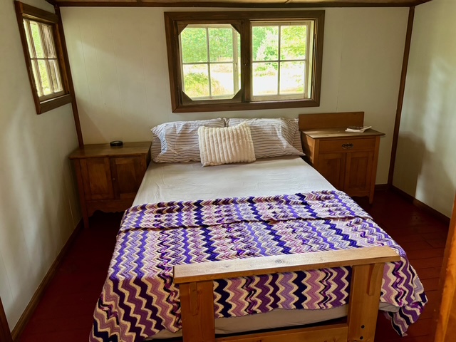 Birch Cabin Downstairs Single Bed Alcove