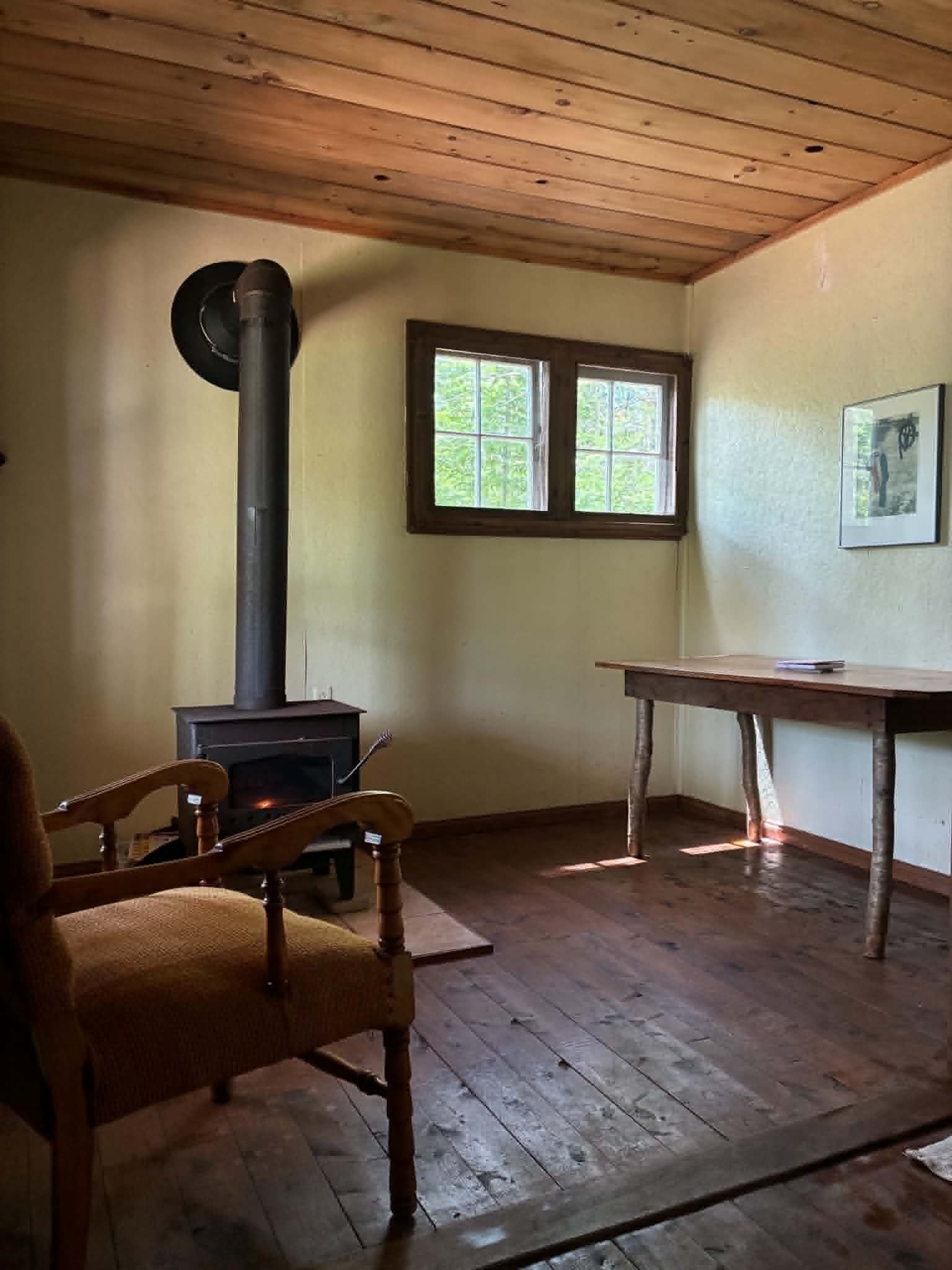 Birch Cabin Downstairs Single Bed Alcove